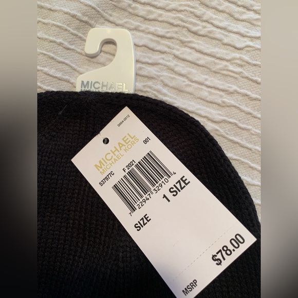 Michael Kors winter hat - Picture 2 of 3